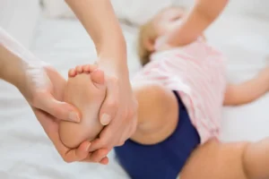 Unghia încarnată la copii: cauze, îngrijire la domiciliu și când mergi la medic